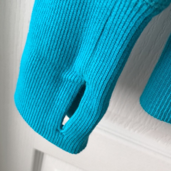 Size 4 Lululemon jacket - Picture 3 of 5